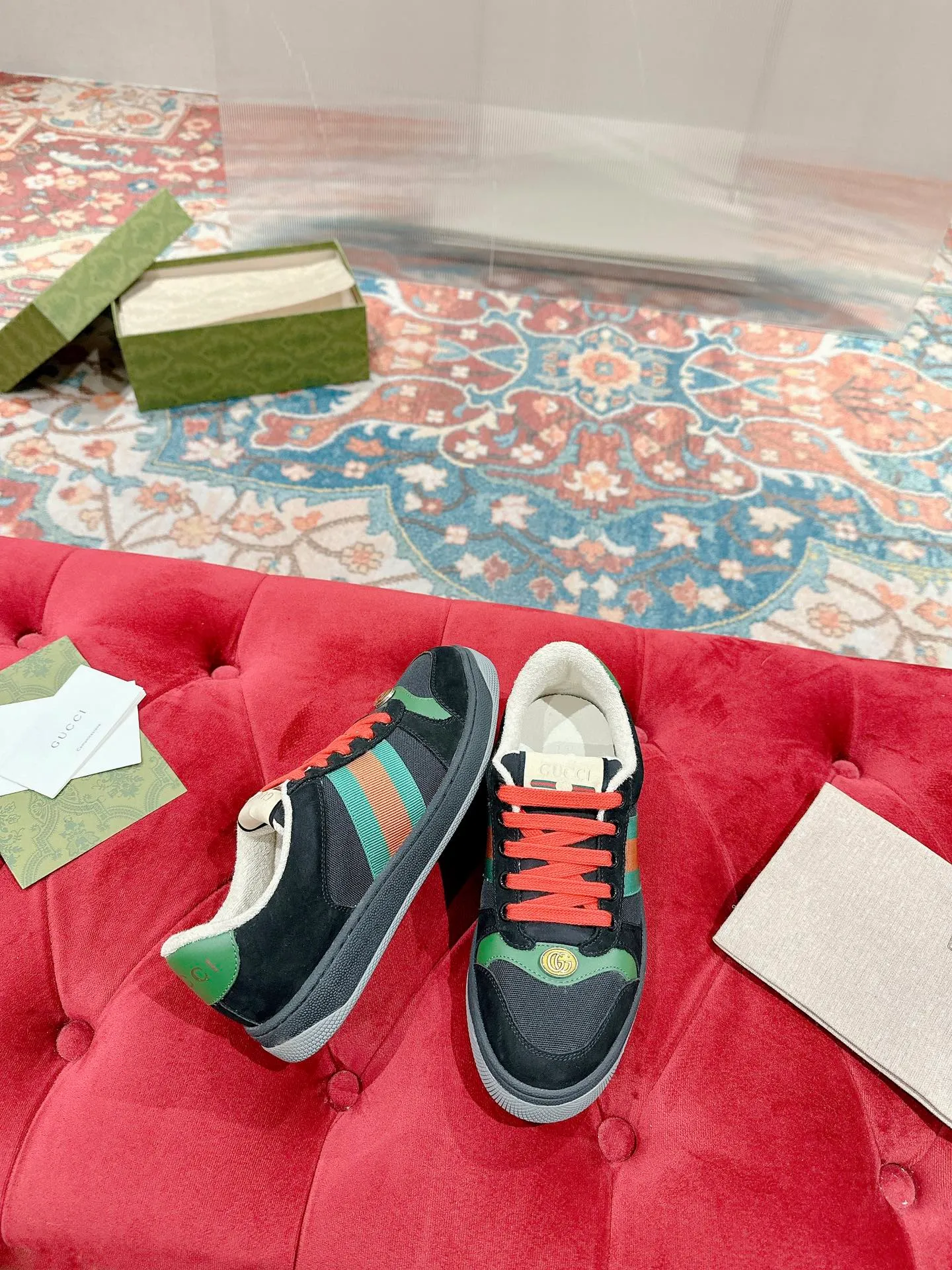 👟👟Ex-factory price 560👟👟 Men ➕10 Gucci————Purchase version GG series distressed dirty shoes-hot style is coming! 9 times out of 10 sales, you will definitely get the money. Ready stock! Spot goods! Spot goods! New colors added - the ultimate version on the market! Purchase the original version and develop it... fabric, material, outsole, and details can be compared at will! Open-mold Swarovski one-to-one replica rhinestone chain...Metal cherry pendant...Metal double G crystal cylindrical mark...Gucci original customized narrow webbing...Super flash series - flash diamond chain. The cherry decoration is detachable and can be changed into two to match with each other to show your personality. Exclusive color-brushed cowhide fabric. Hand-made distressed is very textured and has a sense of luxury! The details of the workmanship can be seen in the drawings, and no line is missed. The original terry cloth is delicate, soft and more comfortable and breathable. The privately stamped two-color original TPU outsole (lower layer is wider and the upper layer is narrower). Matching packaging⭐️ Size: Female 35-40 Male 39-44 (Female 41 Male 45 customized)